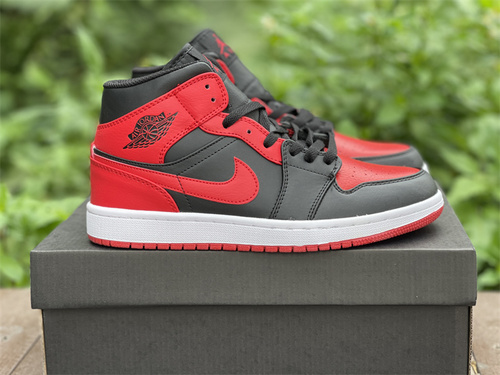 AIR JORDAN 1 MID Gang_ Black and Red Forbidden Wear color matching_ the goods number BQ6931 100. full code shipment 36--45-44c2ea9d